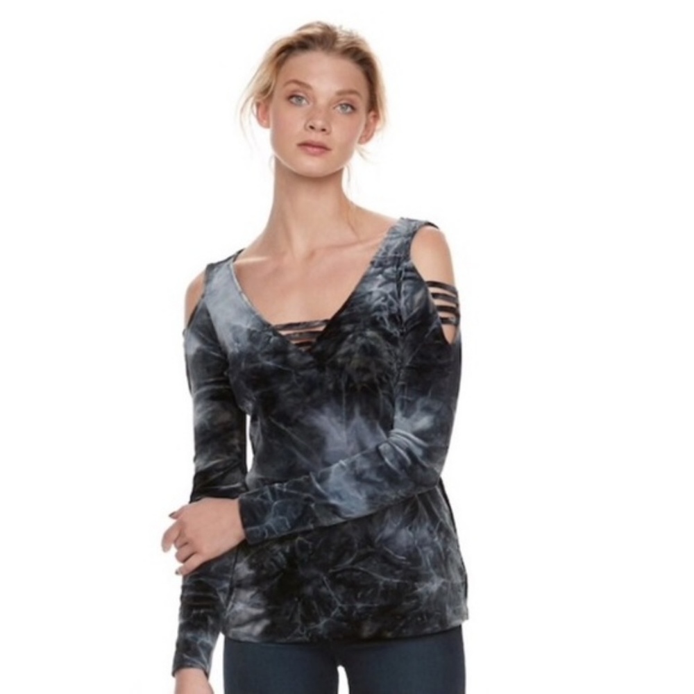 Sale! Rock & Republic velvet cold shoulder top